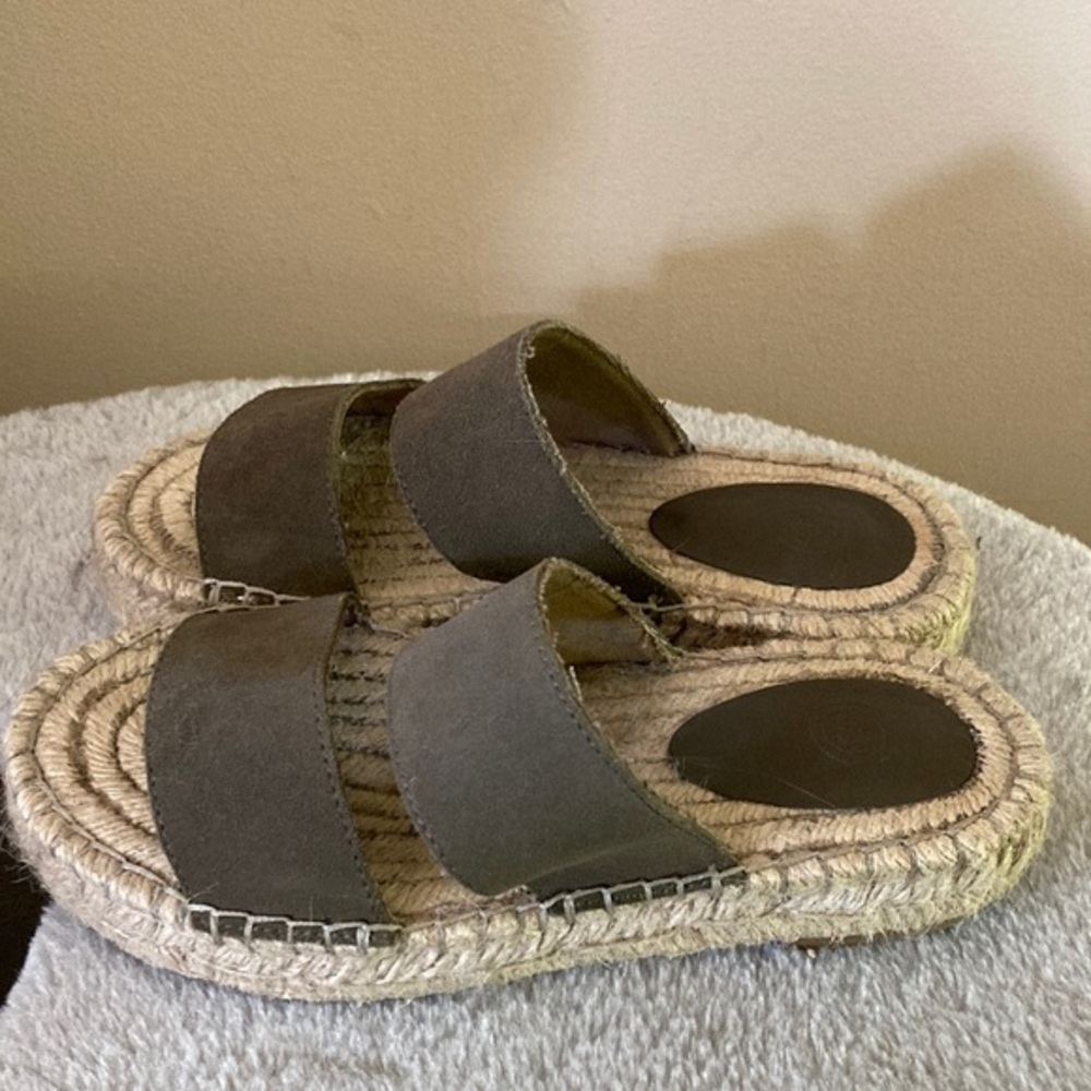 Urban outfitters espadrille slides size 6